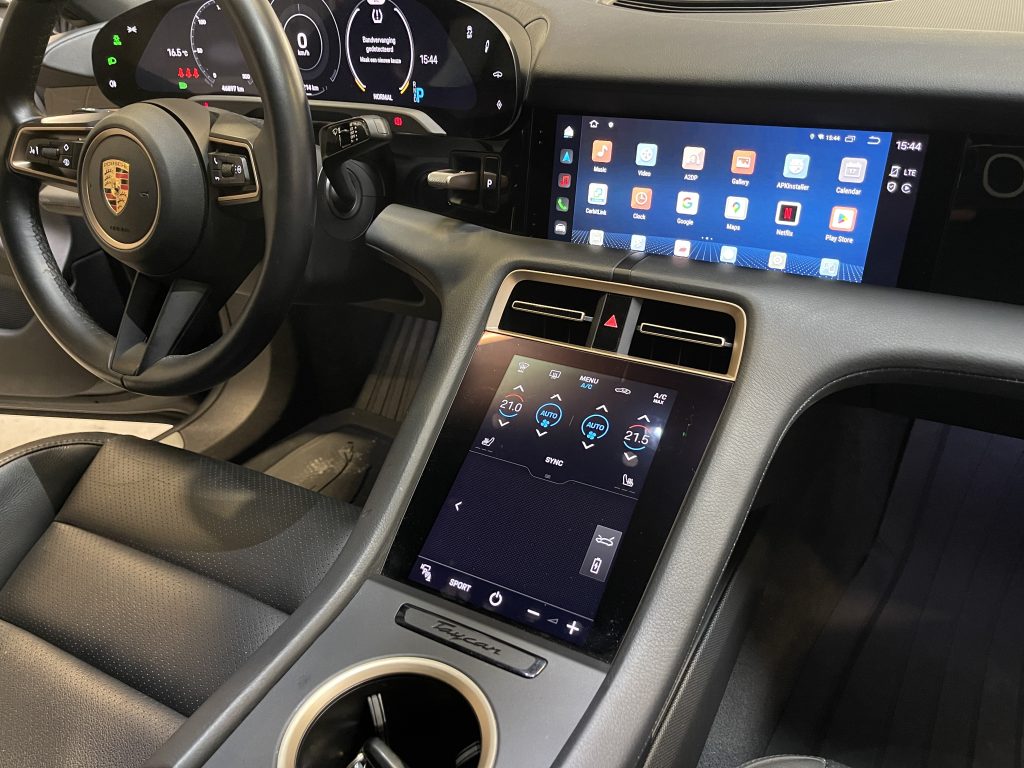 TV module Porsche Taycan 