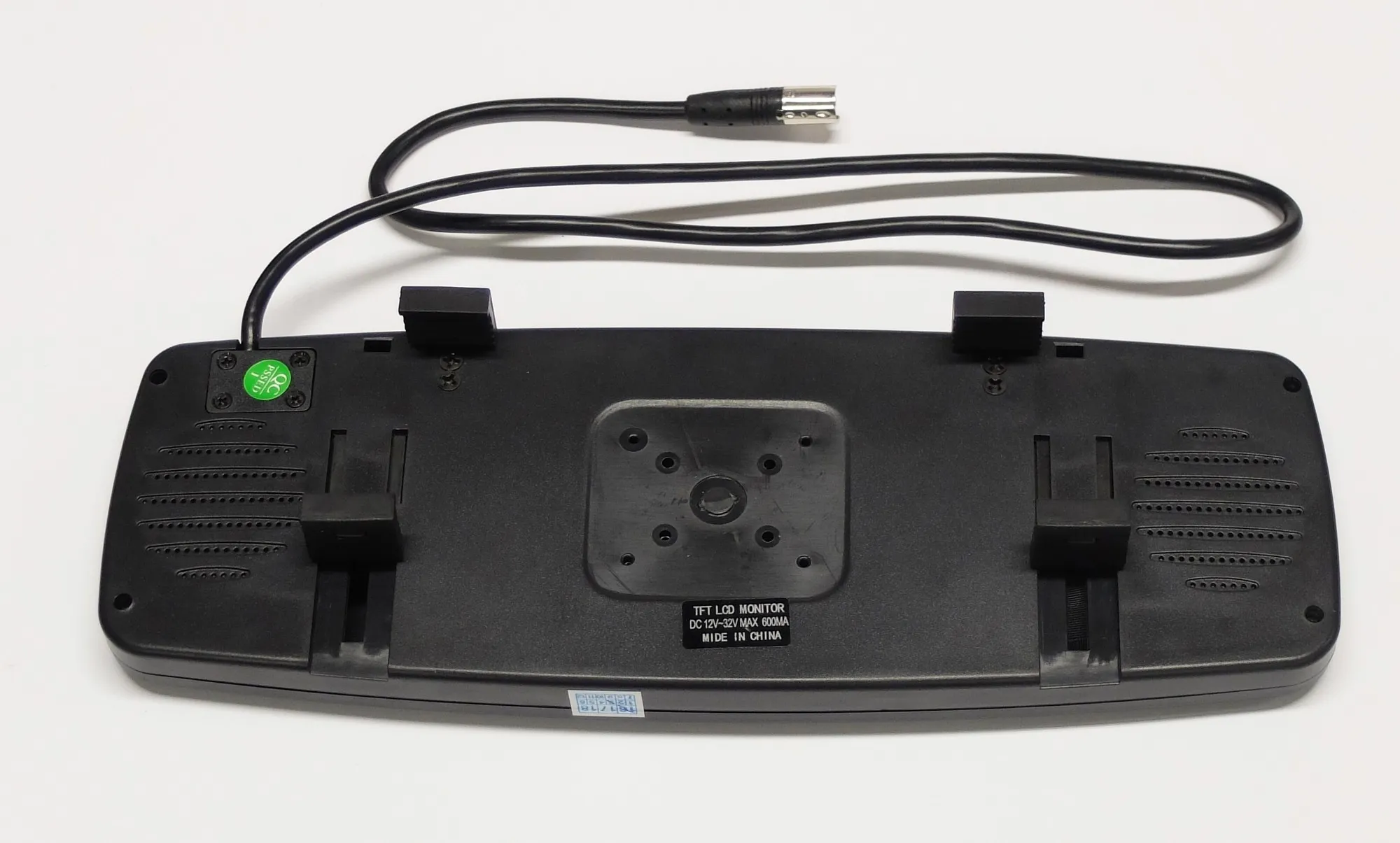 dscf7695 GCC M-USE LCD opzet achteruitkijkspiegel met monitor Car Audio Limburg