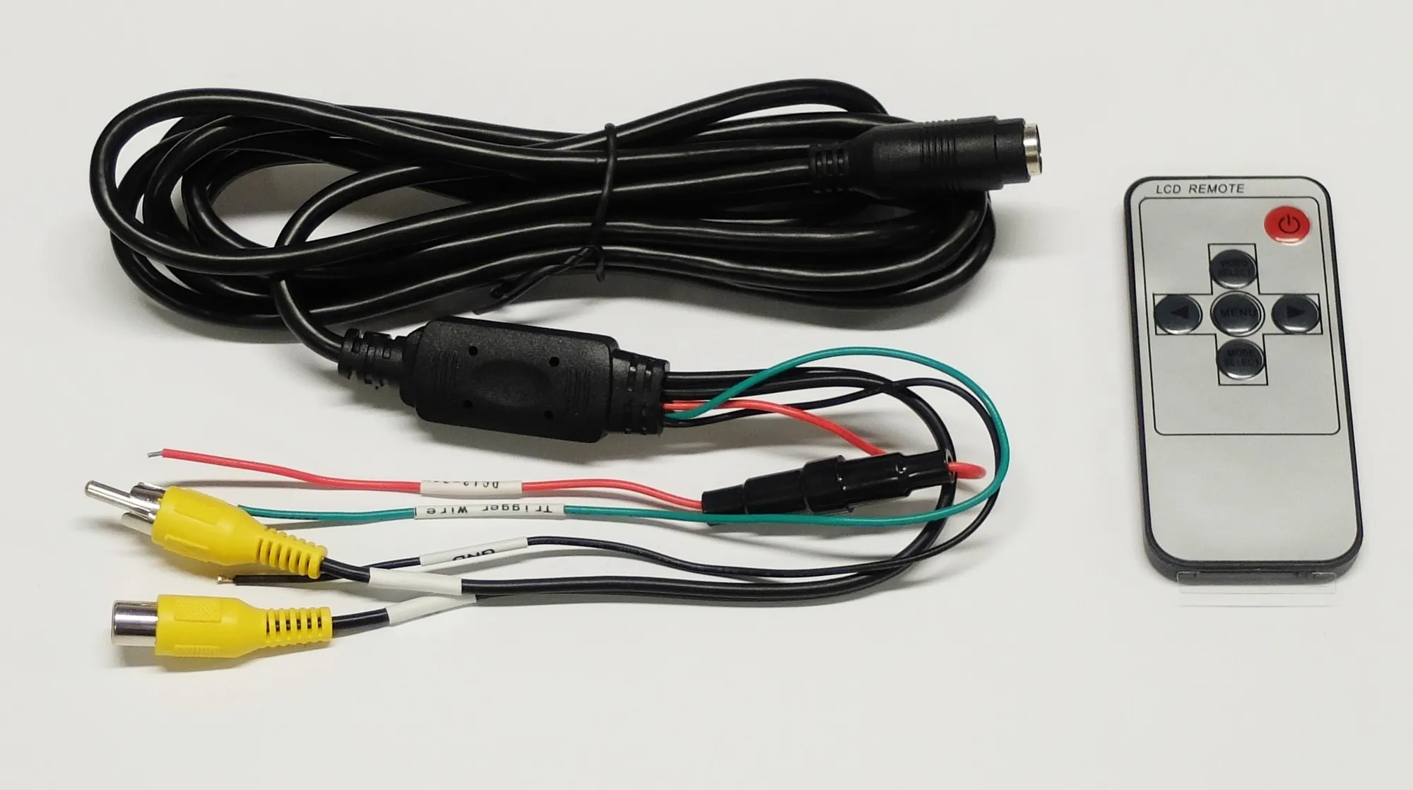 dscf7696 GCC M-USE LCD opzet achteruitkijkspiegel met monitor Car Audio Limburg